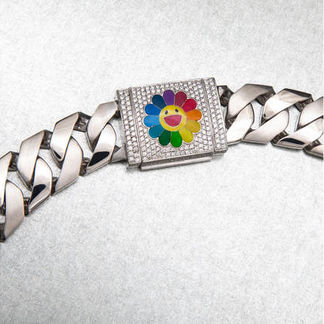 Ben Baller revela la cadena diseñada por Takashi Murakami para J Balvin