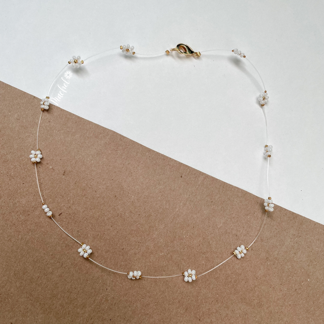 Choker flores blancas