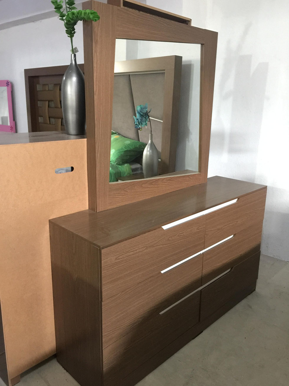 Miniatura: RECAMARA KING SIZE MOD. MARBELLA NOGAL
