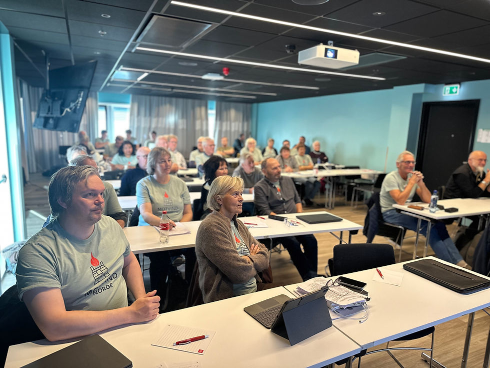 Rundt 40 engasjerte nøkkelpersoner med et felles mål: Nei til vindkraftutbygging! (Foto: Motvind Norge)