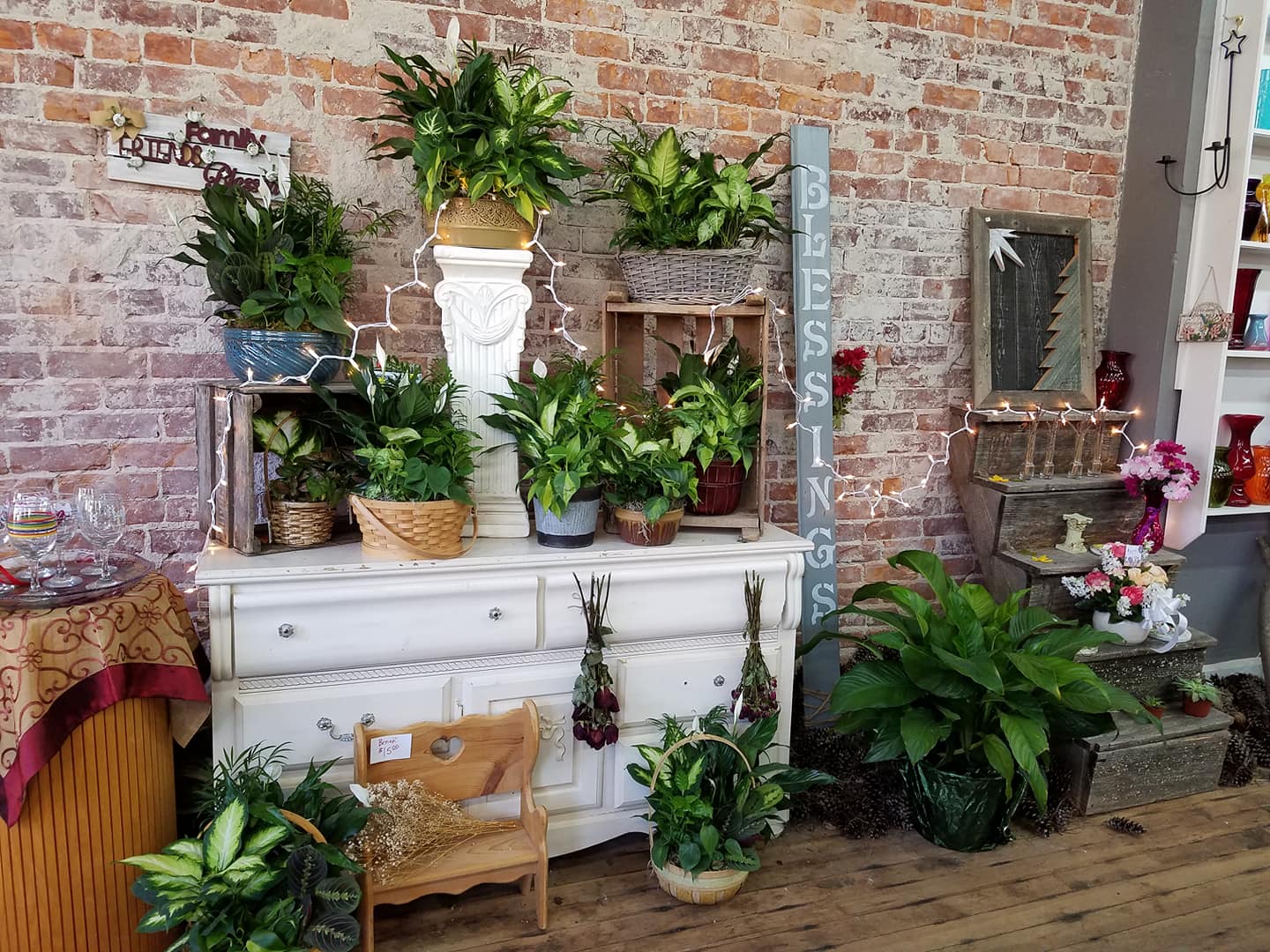 Jennifer's Flower Boutique fresh flowers in Fortville, IN