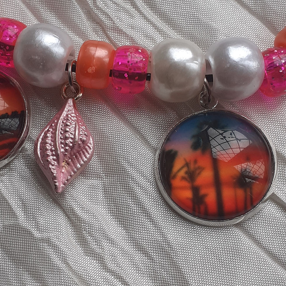 Thumbnail: Tiki Sunset Peach Necklace