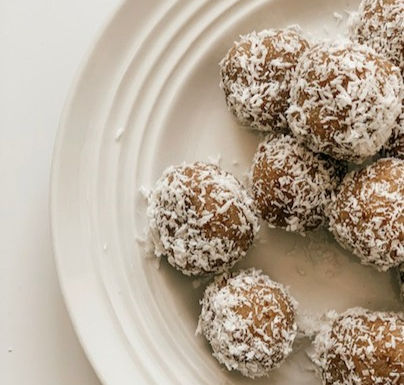 Banana Cream Pie Protein Bites