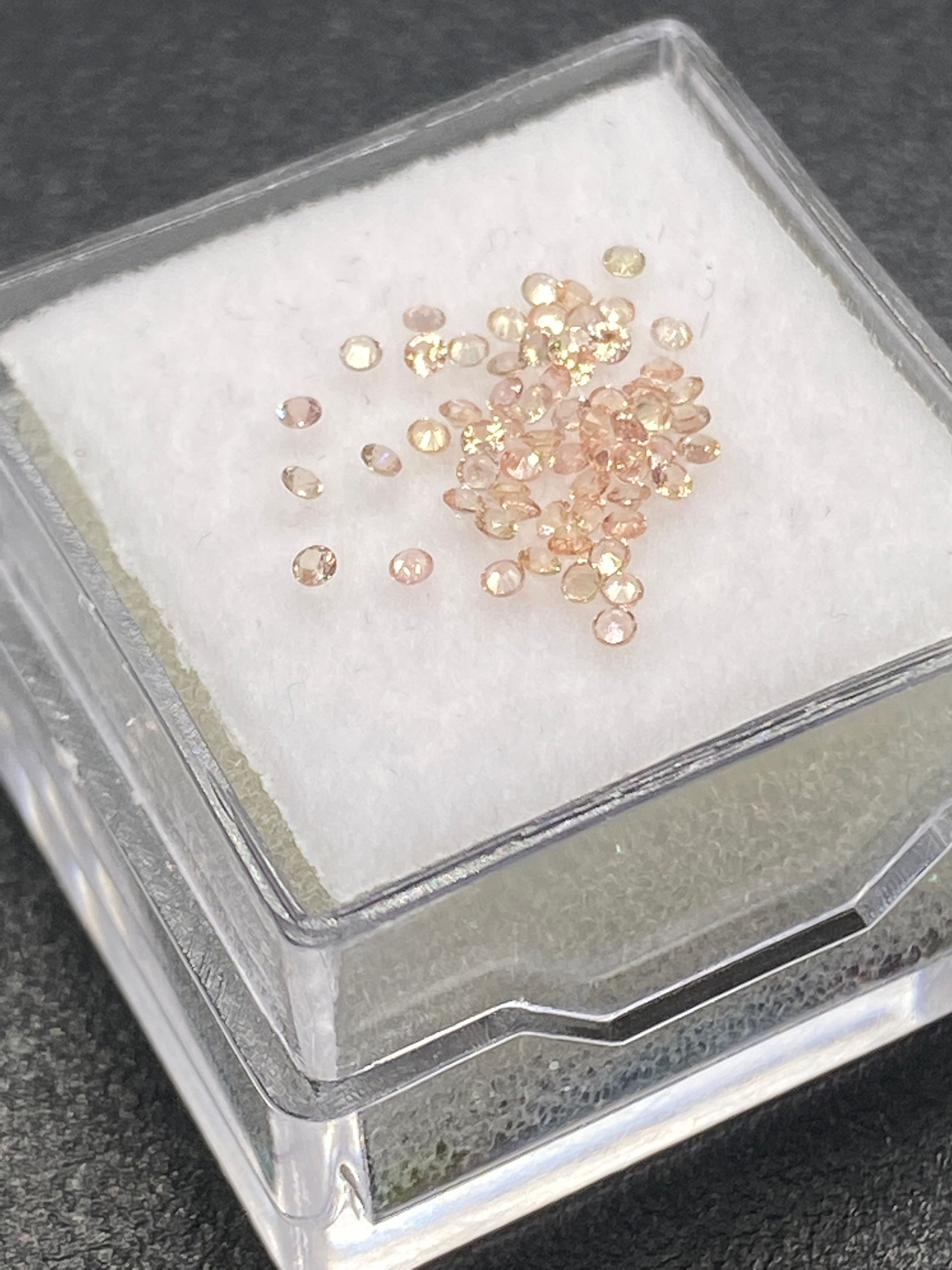 Champagne Sapphire | Round | Twenty Five x 1.2 mm