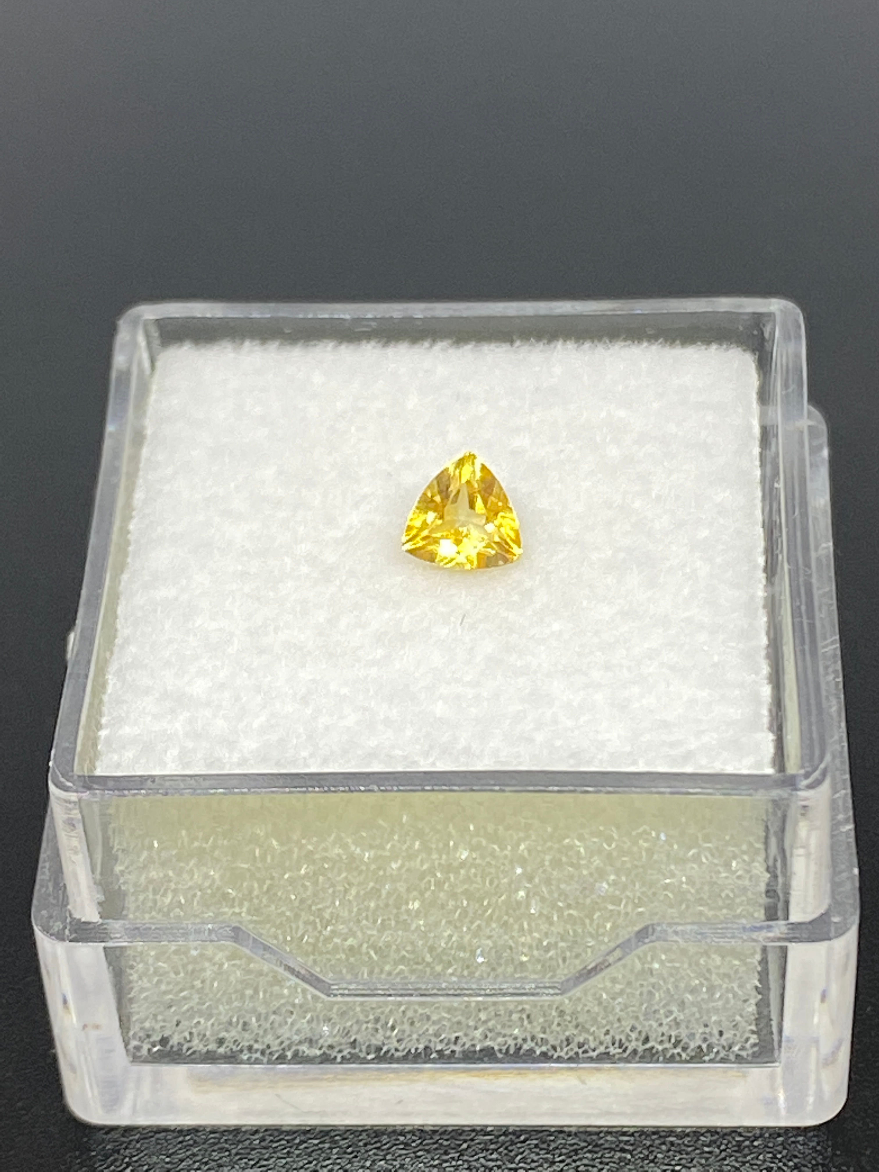 Citrine | Trillion | 4 mm