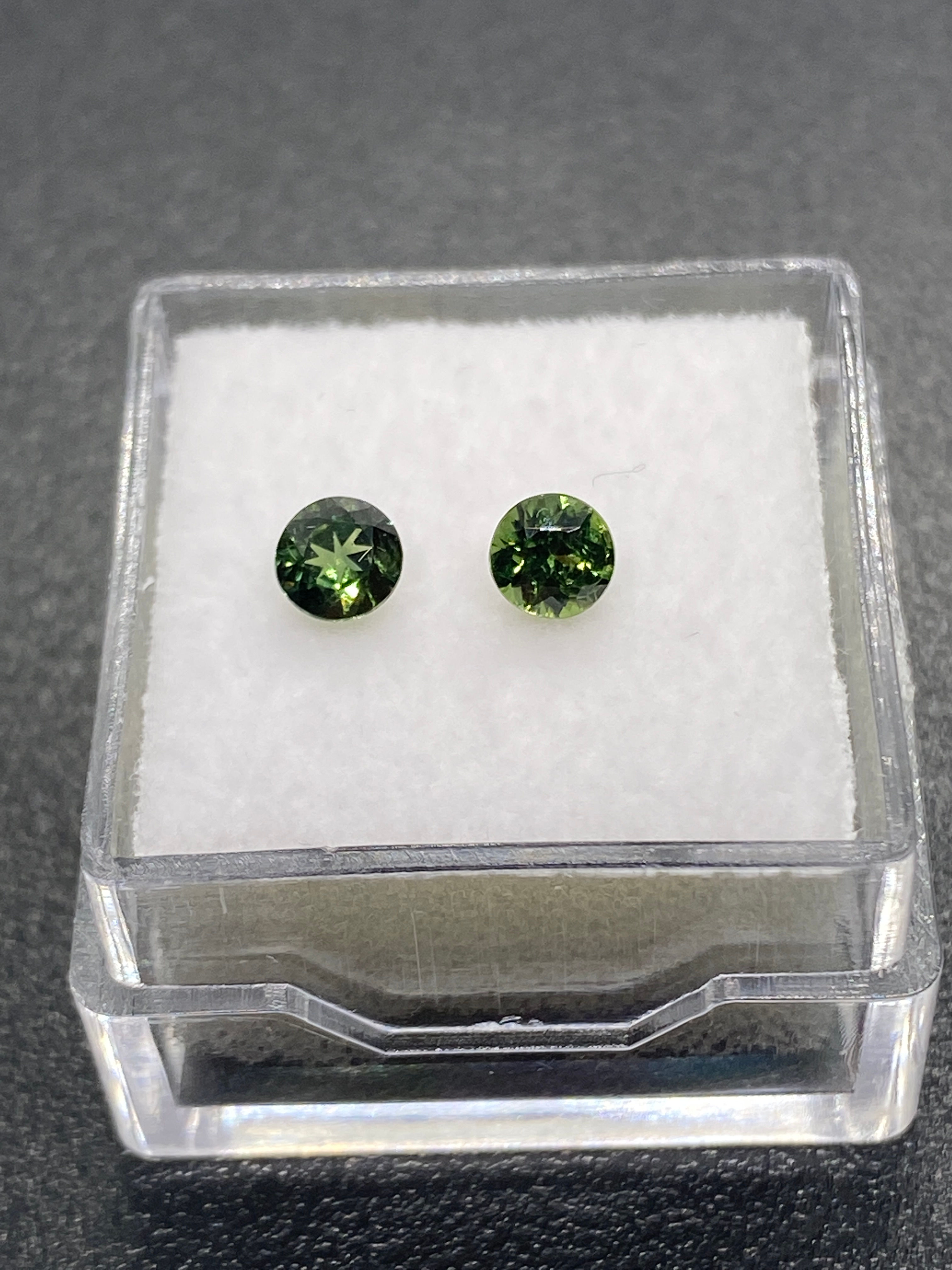 Dark Green Australian Sapphire | Round Pair | 4.1 mm