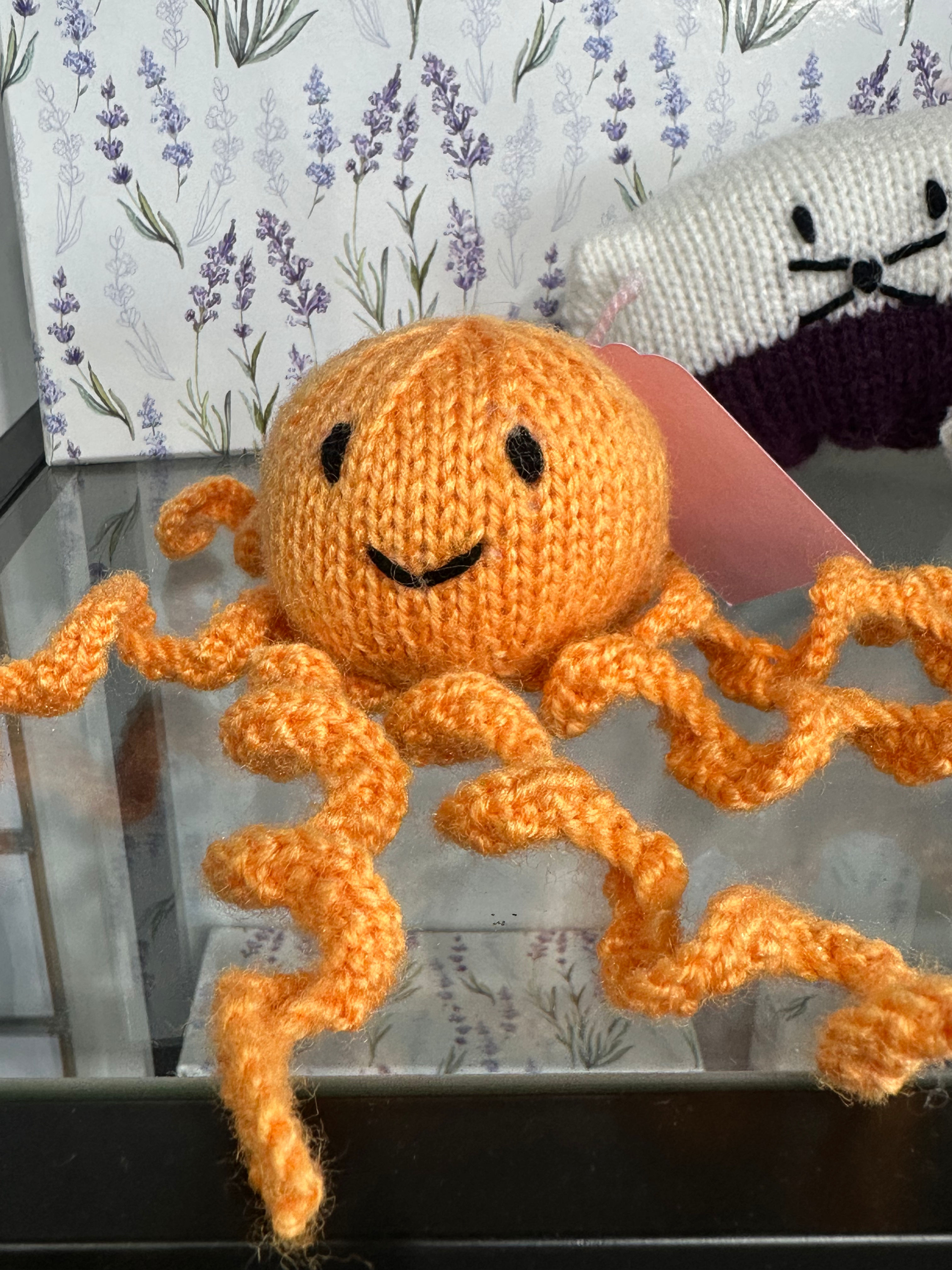 Knitted toy octopus 