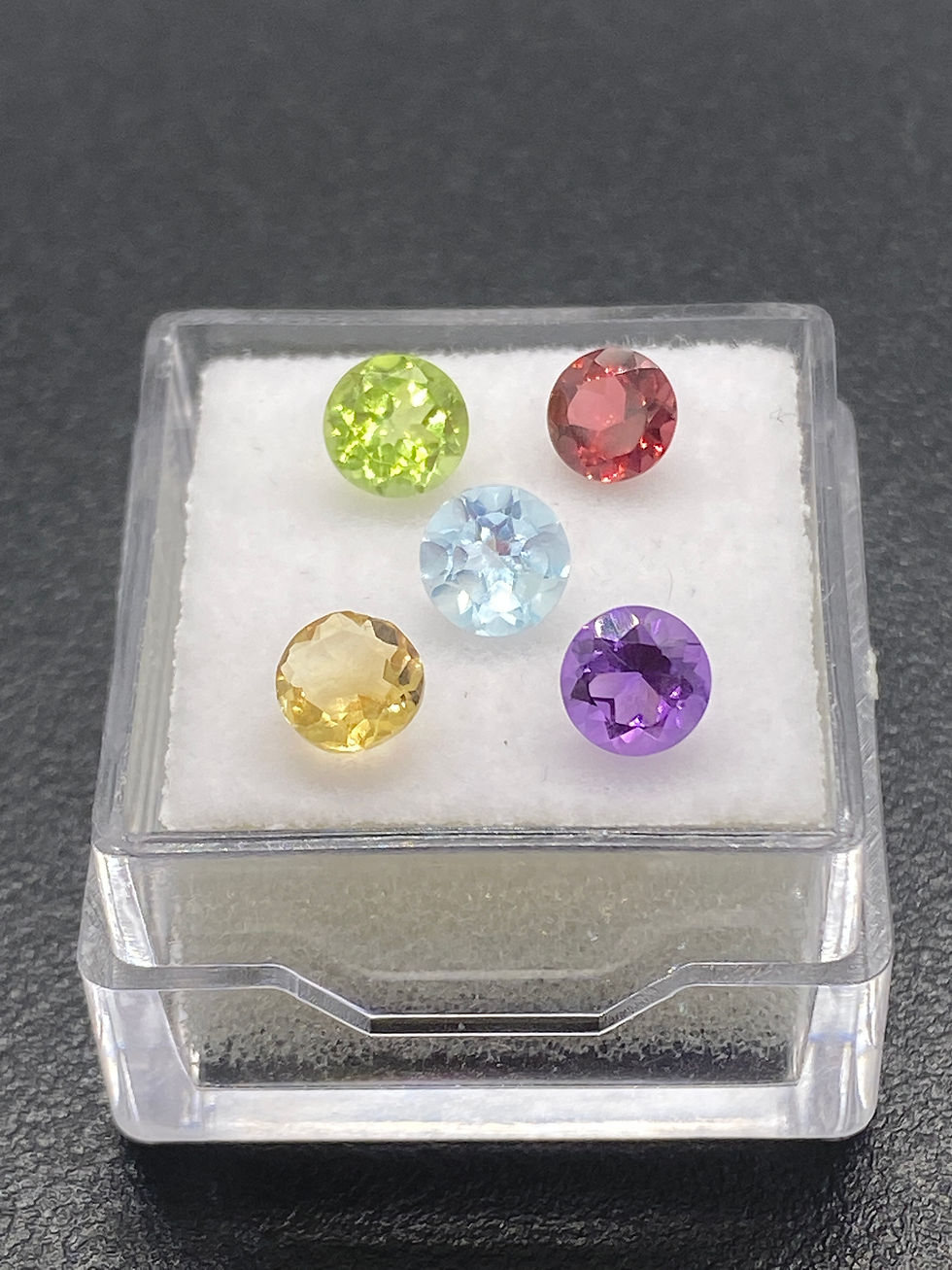 Mixed | Round | Five pieces of 5 mm