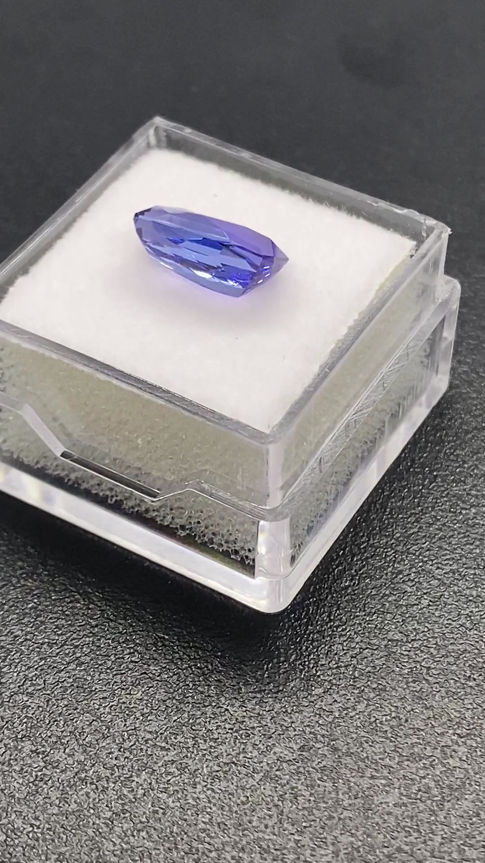 ภาพขนาดย่อ: D Block Tanzanite | Custom Rectangle | 11 x 6.6 mm