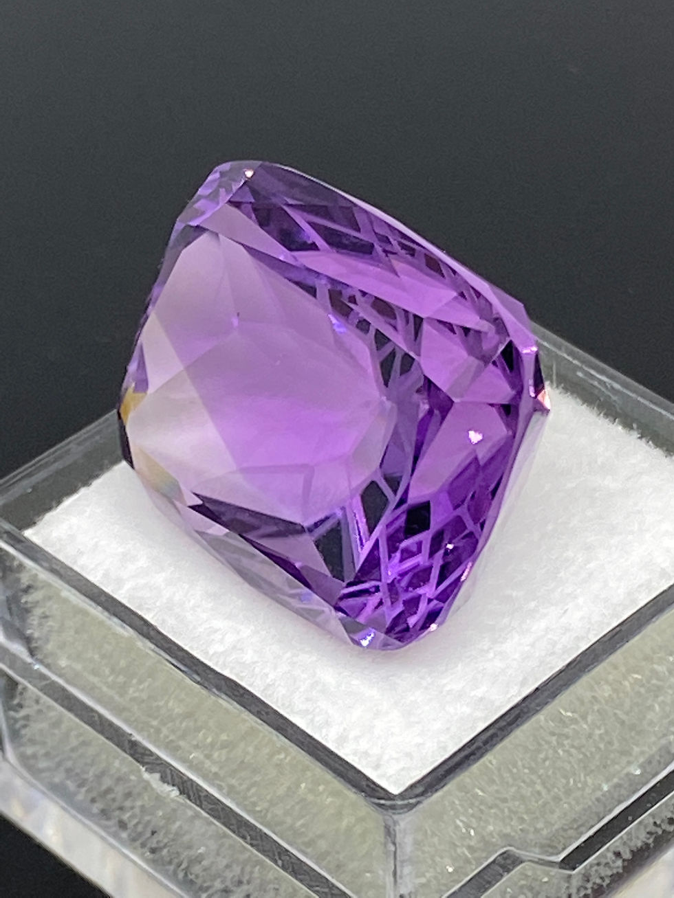 Прев'ю: Amethyst | Custom Cut | 20 mm