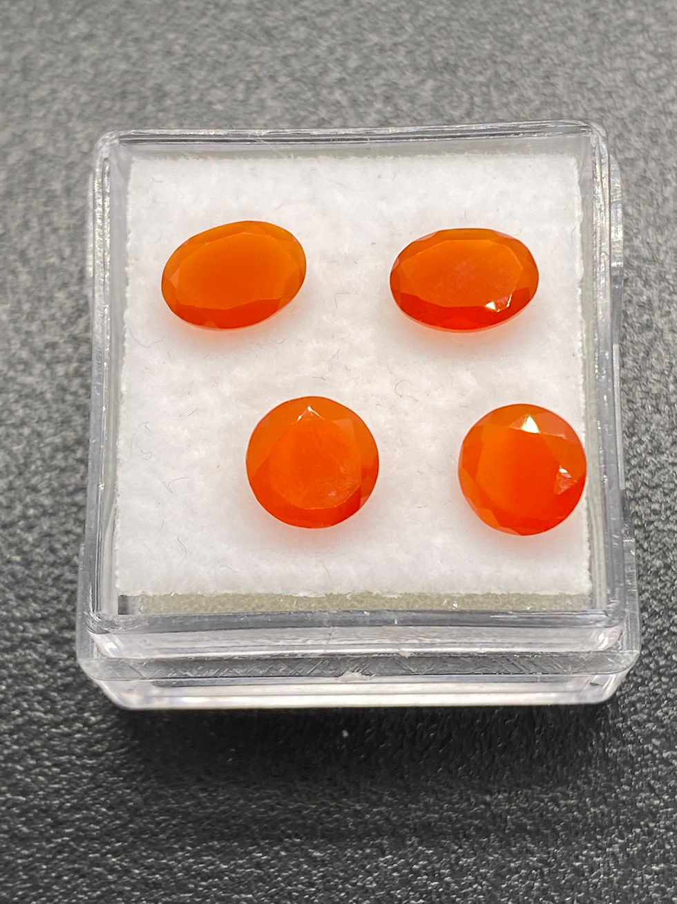 Miniature : Faceted Carnelian | Four pieces of Oval and Round | 7 x 5 m