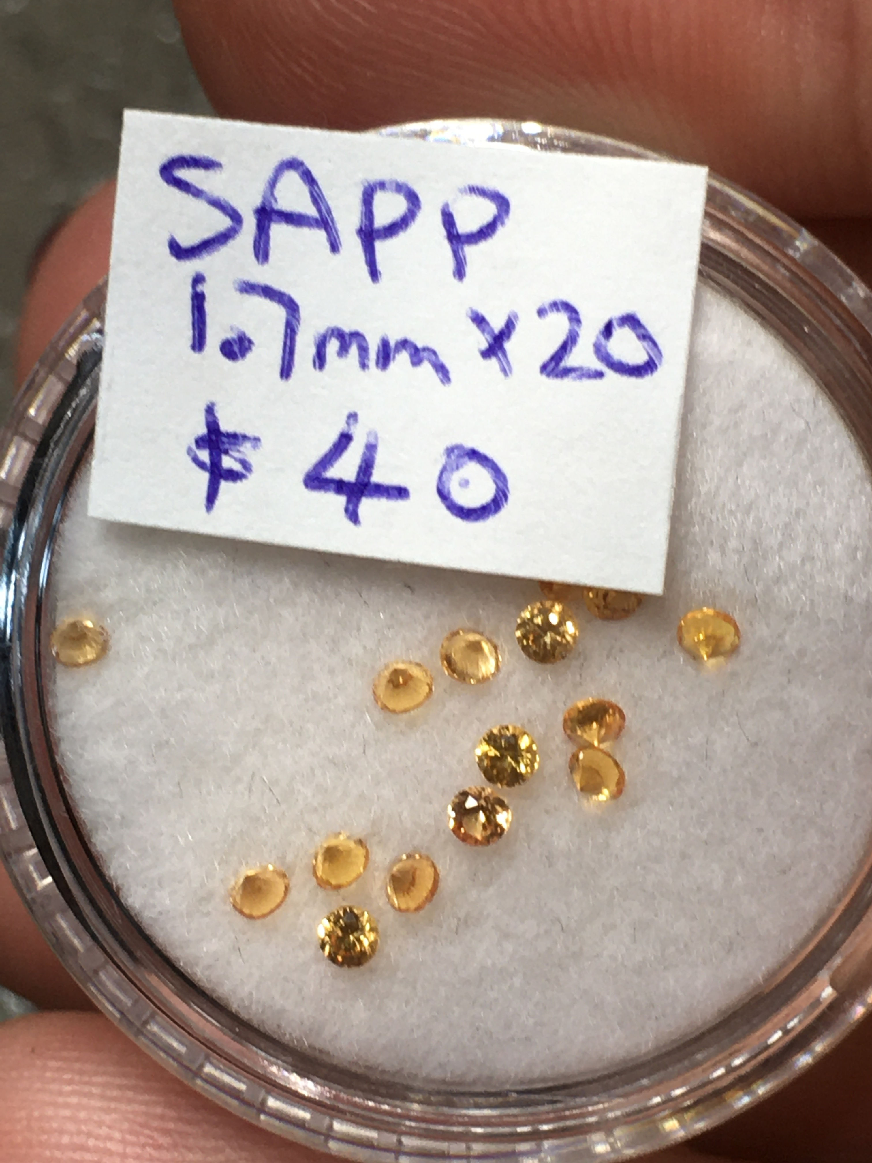 Sapphire l 1.7 mm l twenty pieces 