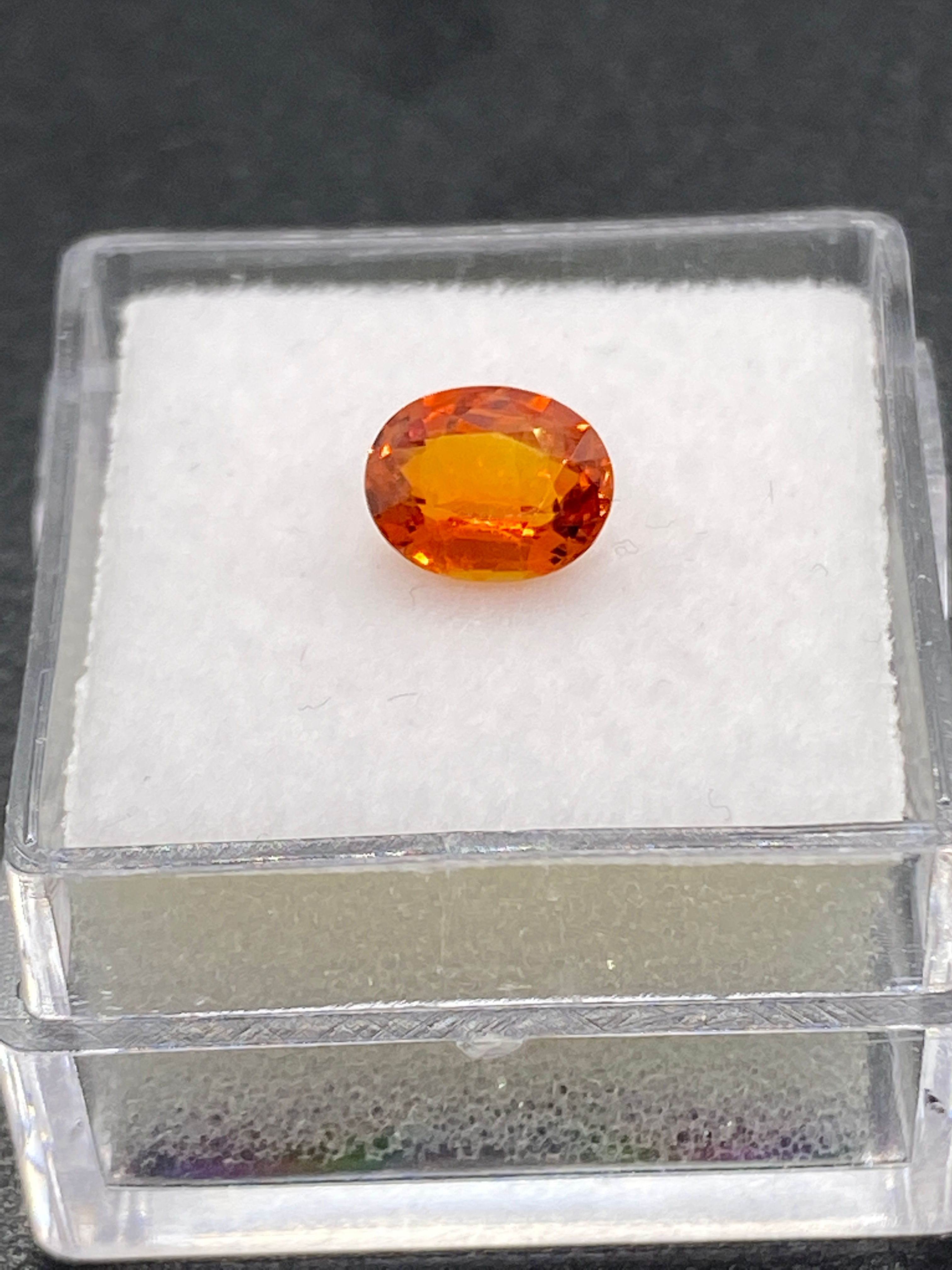 Gorgeous Orange Sapphire | Oval | 7 x 5.6 mm