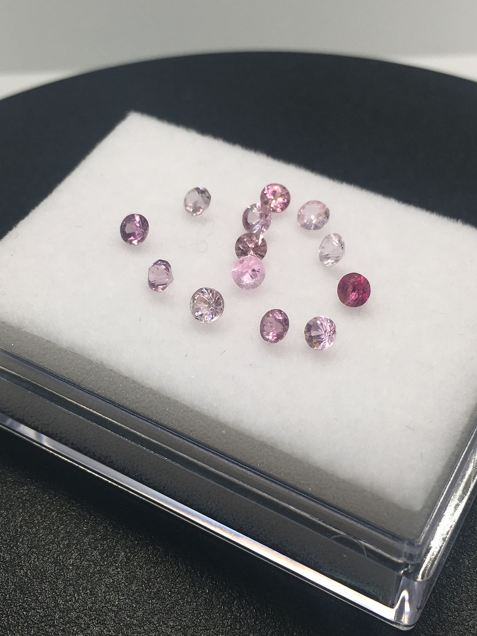Spinel | Round | Thirteen pieces of 3.3 to 3.5 mm