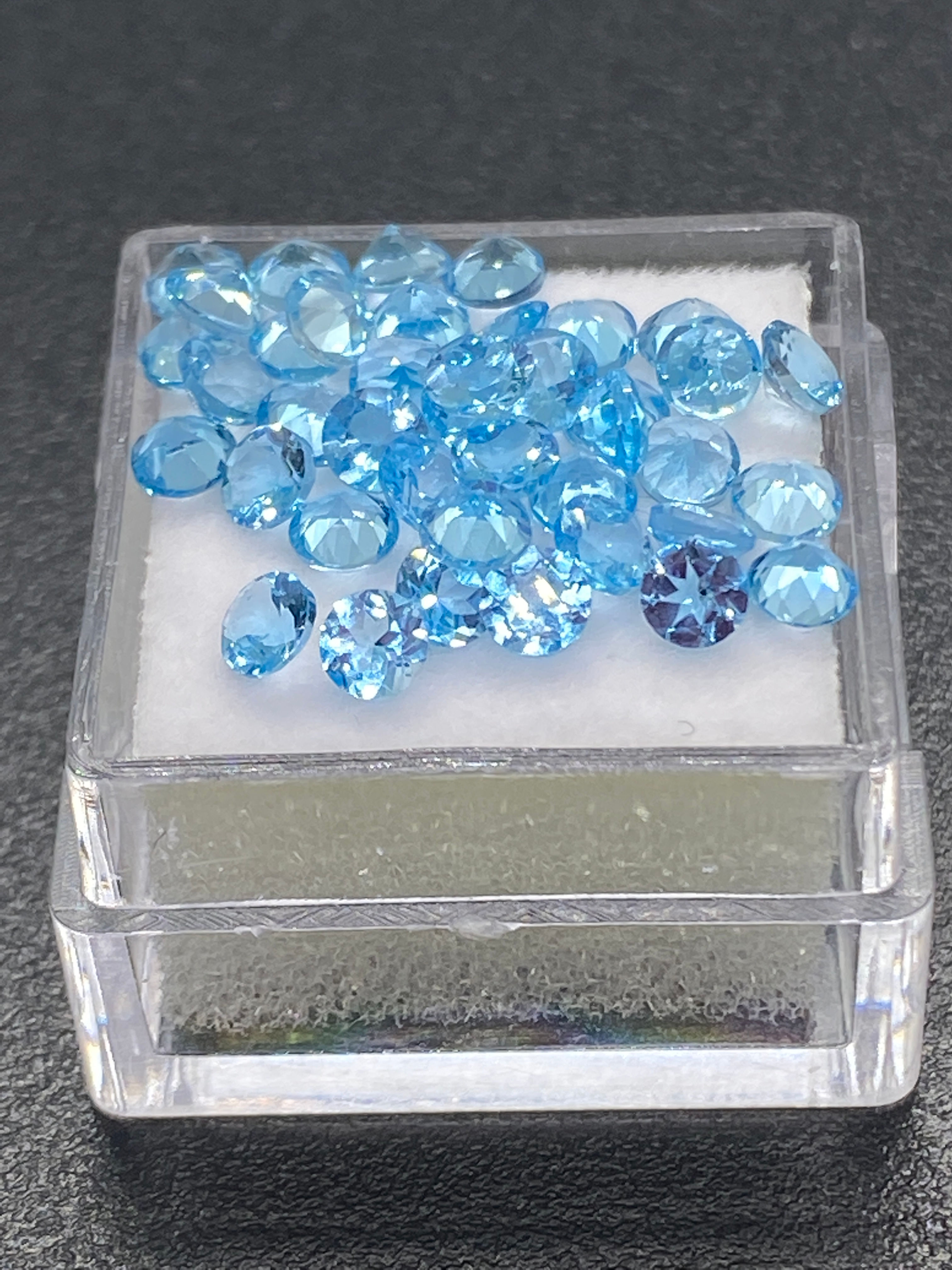 Swiss Blue Topaz | Round | Five pieces of 3.5 mm
