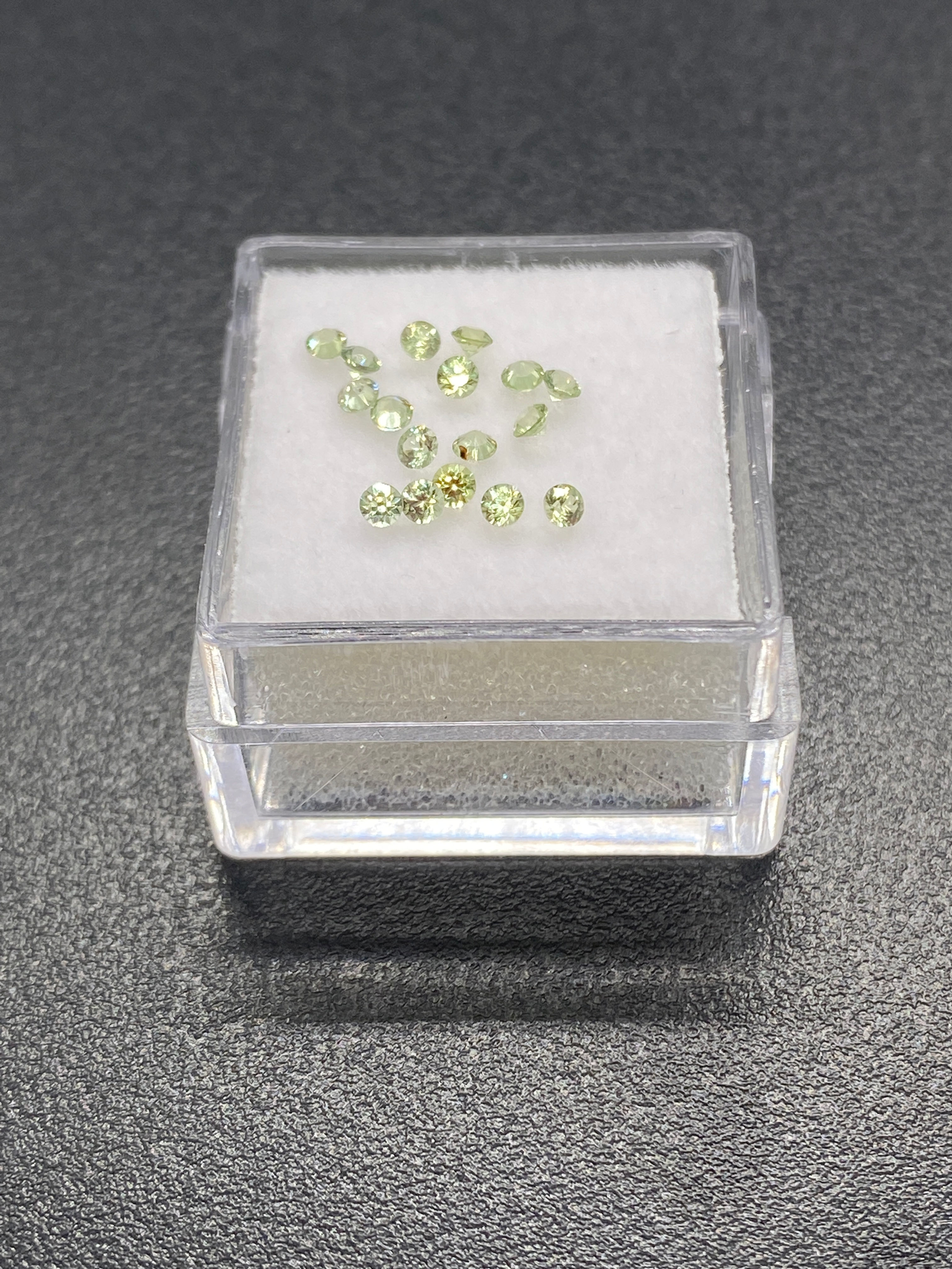 Green Sapphire | Round | One piece of 2 mm