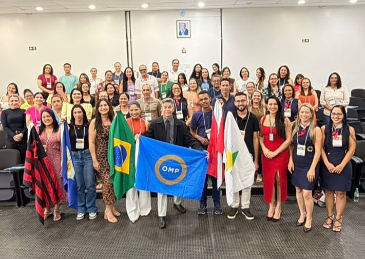 O Comendadot Guto Delgado e a "Turma Mauro Cardoso Eventos" dos novos Cerimonialistas. Foto: Divulgação.