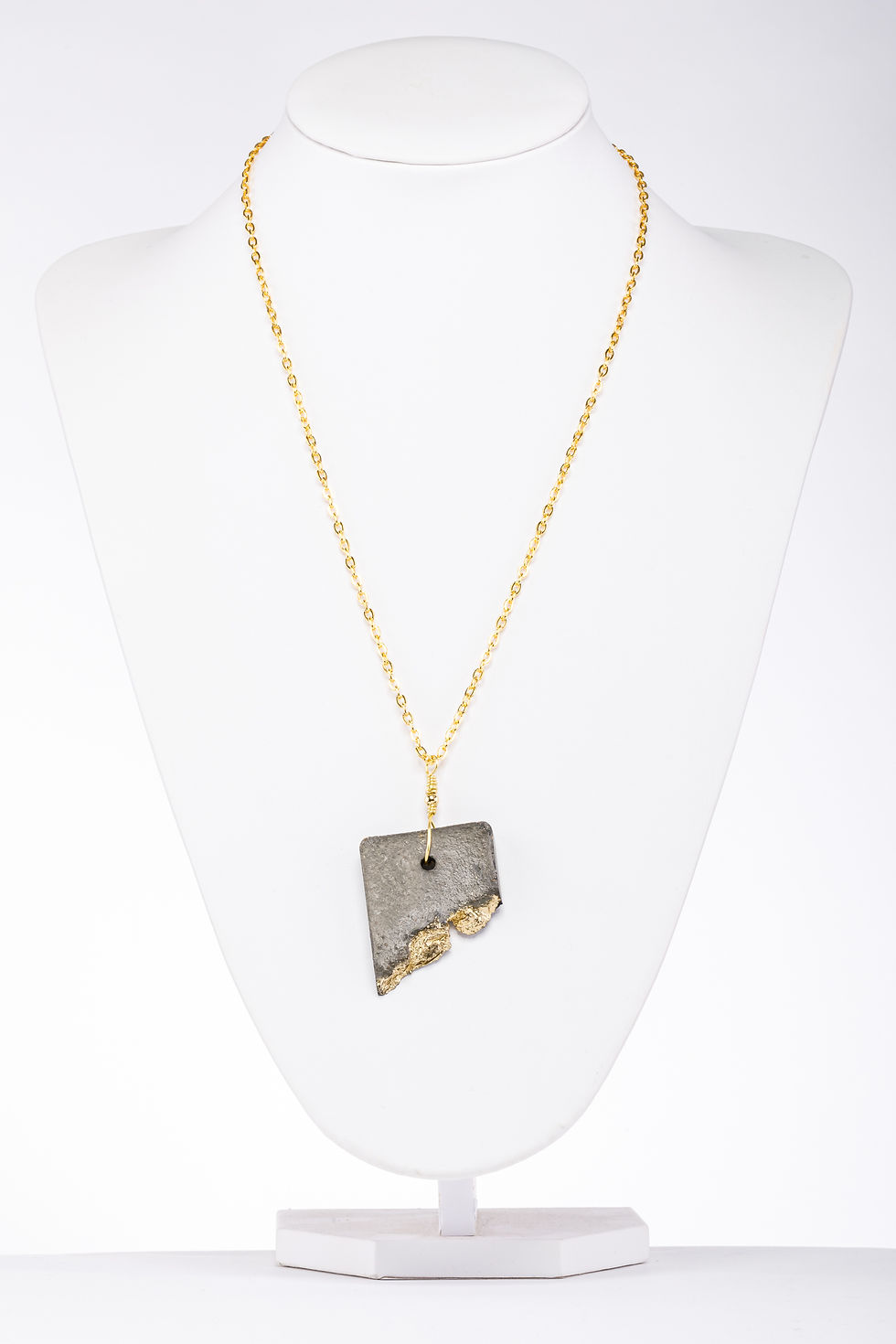 Thumbnail: Cement pendant
