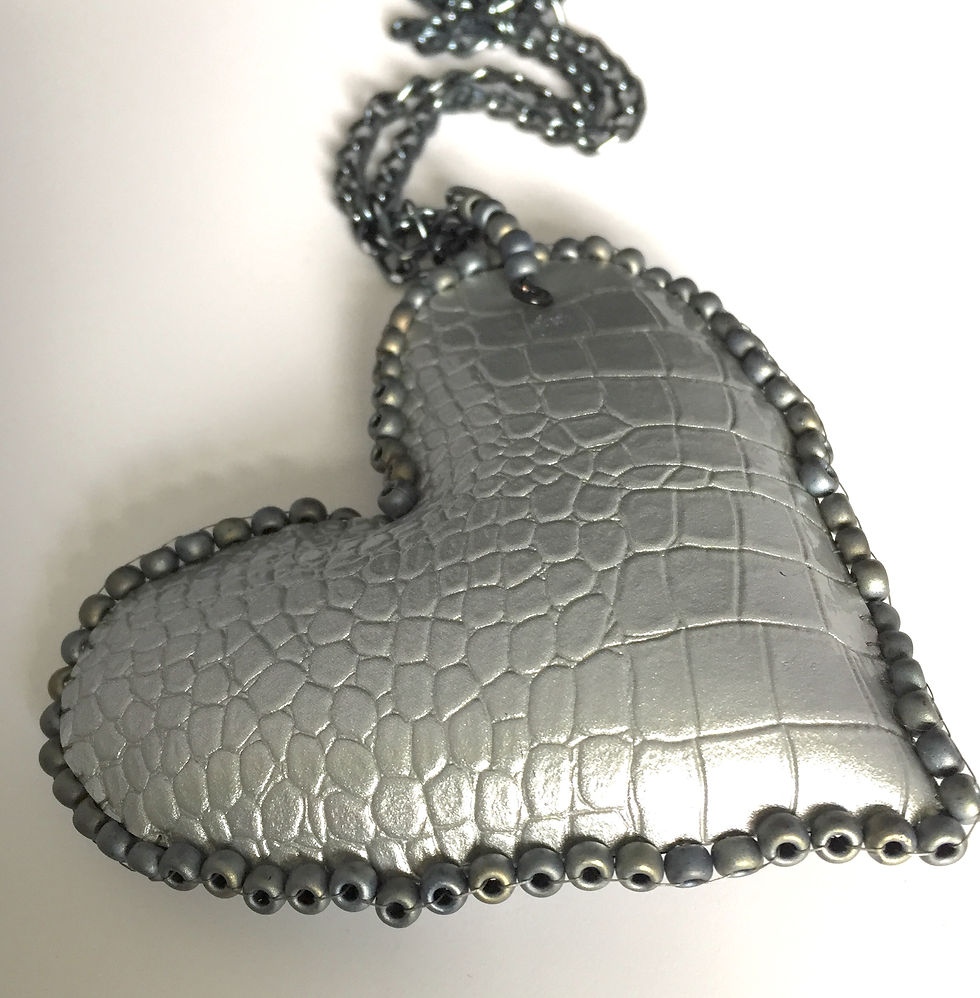 Thumbnail: Large heart pendant