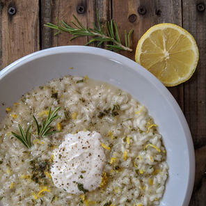 Risotto al limone e rosmarino con caprino