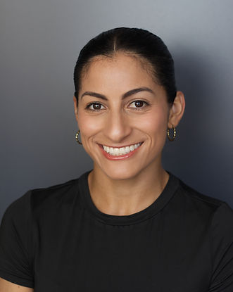 Melany Headshot.jpg