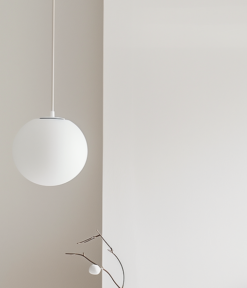 yuvalna_fine_art_minimal_photography_close_up_interior_white_em_479e00f3-a8f9-4e68-9502-13