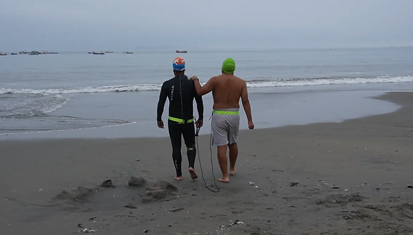 ENTRANDO A LA PLAYA.png