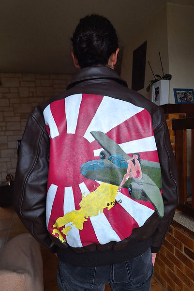 Peinture sur cuir, Japon, B-25 et une Pin-up inspiration les veste des pilotes lors de la 2e Guerre Mondiale et les années 50.