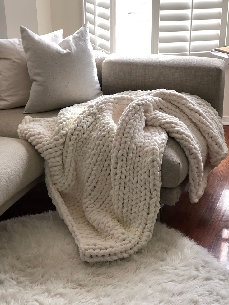 Creamy Throw