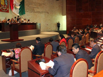 La LXIII Legislatura plantea alinear disposiciones de la Constitución Federal con la Local, para dot