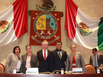 Durante su comparecencia secretario acepta “crisis” en Salud