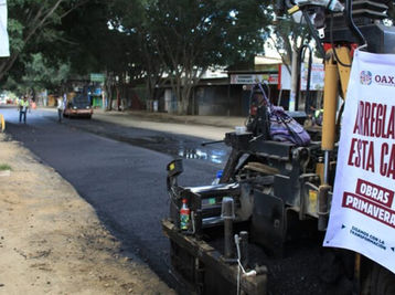 Avanza SIC trabajos de bacheo y reencarpetamiento en vialidades de la ZMO