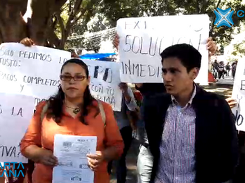 Maestros idóneos denuncian falta de pagos del IEEPO; cuestionan reforma educativa