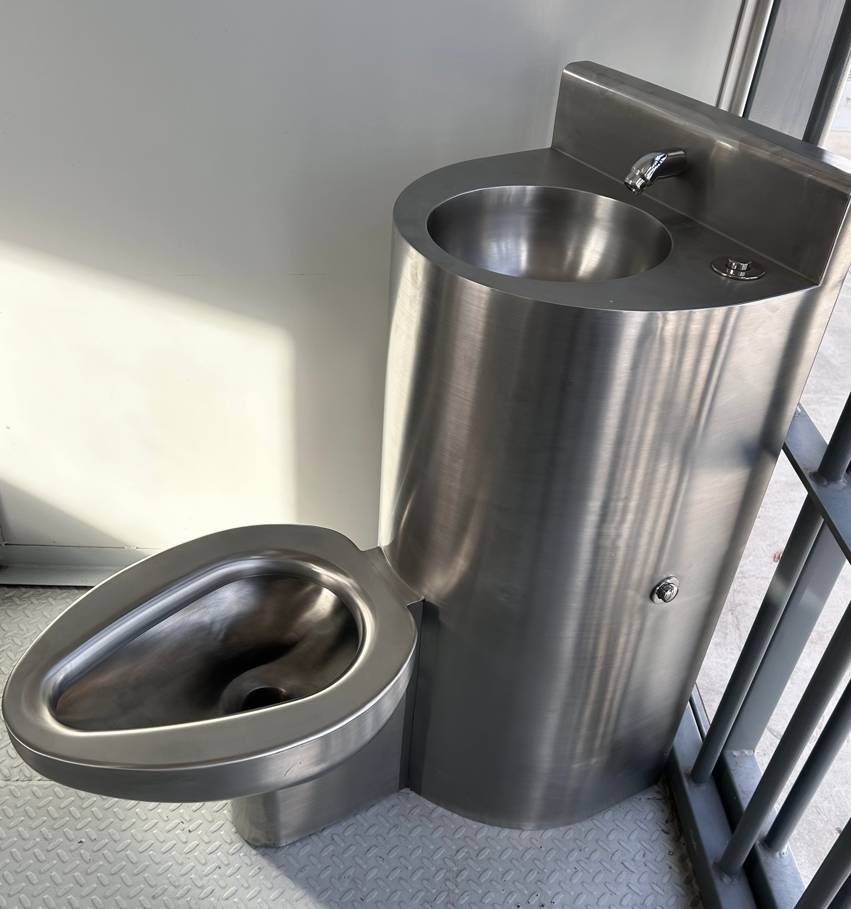 Inodoro Antivandálico Combo Master Kong