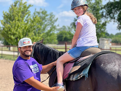 Fort Worth Texas holiday horseback riding experience gift at Benbrook Stables