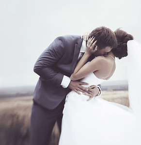 catering dj hair makeup vendor list for rustic wedding venue near des moines iowa
