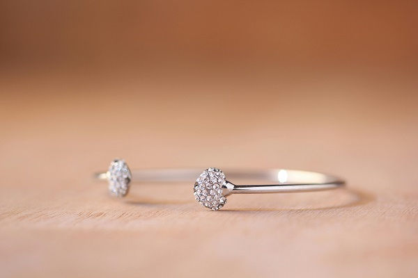 Why a Tennis Bracelet Is the Perfect Gift for Mom?