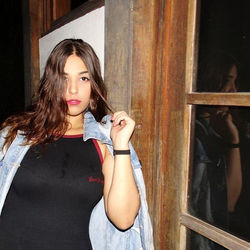 Ensaio fotográfico com Emily Santana (_emihsantana).jpg A prova que um ensaio a noite e com chuva ta