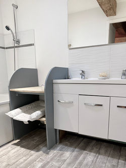 Salle de bain baignoire + douche