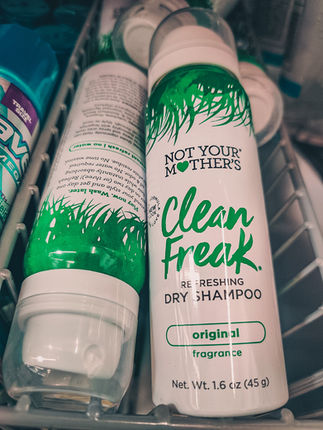 Portable dry shampoo for living in your car