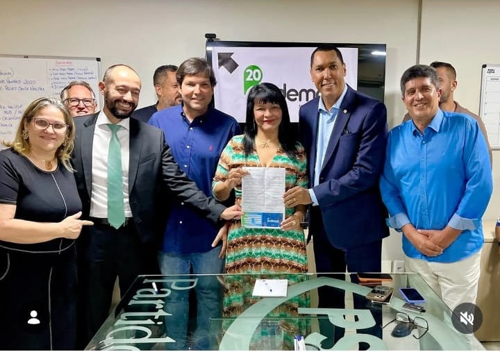 Luiz França, Secretario Nacional do Partido Podemos, recebe Comendadoras do Elo Social para almoço de articulações Politicas e Sociais. 