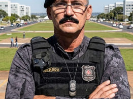 Carlos Eduardo, foi indicado, aprovado e será, Laureado, Aclamado e Diplomado como Comendador da Ordem do Mérito do Elo Social.