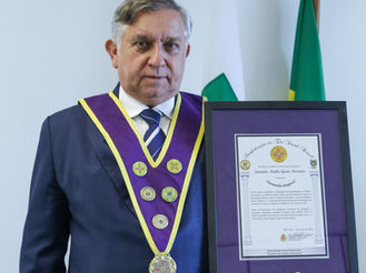 Izalci Lucas Ferreira - PL, Senador da Republica pelo Distrito Federal é Laureado e Diplomado como Comendador da Ordem do Mérito do Elo Social.