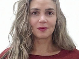 Vivianny Aparecida Falcão de Carvalho Marcos, Agente do Mérito do Elo Social, foi indicada, aprovada e será Laureada, Aclamada e Diplomada como Comendadora da Ordem do Mérito do Elo Social.