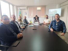 Reunião na Administração regional de Arniqueira com a Administradora regional Telma Rufino, sua equipe técnica e o representante da Terracap.