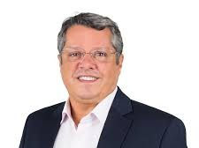 Karlo Aurélio Vieira do Couto, Presidente da Câmara dos Vereadores do Municipio de Cariacica é notificado pelo Elo Social, sobre a implantação de projetos no município