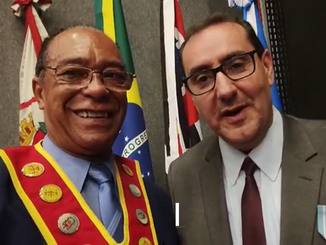 Anderson Farias Ferreira, Prefeito de São José dos Campos é homenageado  e manda um Abraço para Superintendente do Elo Social Beatriz Antunes.