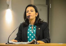 Yasnaia Pollyanna Werton Dutra, Secretária de Estado do Desenvolvimento Humano – SEDH - Paraíba, é Notificada pelo Elo Social.