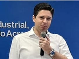 O Presidente da Associação Comercial do Acre, Sr. Marcelo Henrique Esteves Moura é notificado