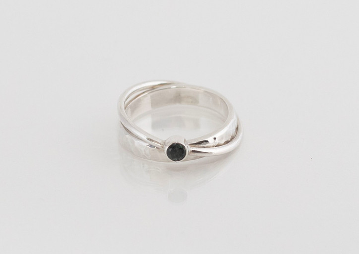 Zilveren ring met donkergroene toermalijn
